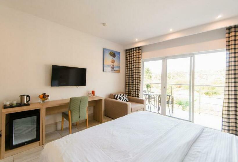 اتاق استاندارد, Aquamarine Family Club