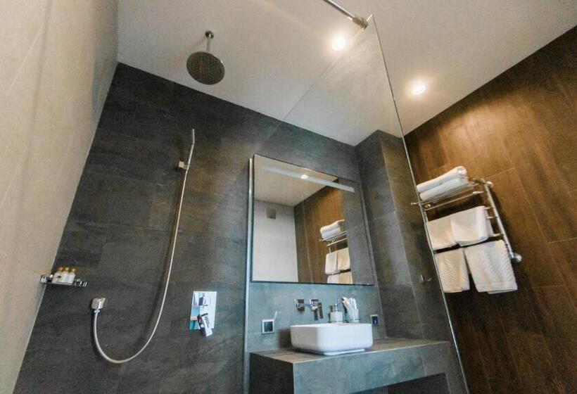 سوییت با چشم‌انداز دریا, Aquamarine Family Club