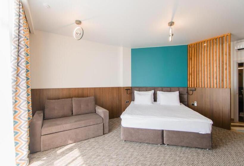 اتاق لوکس با چشم‌انداز دریا, Aquamarine Family Club