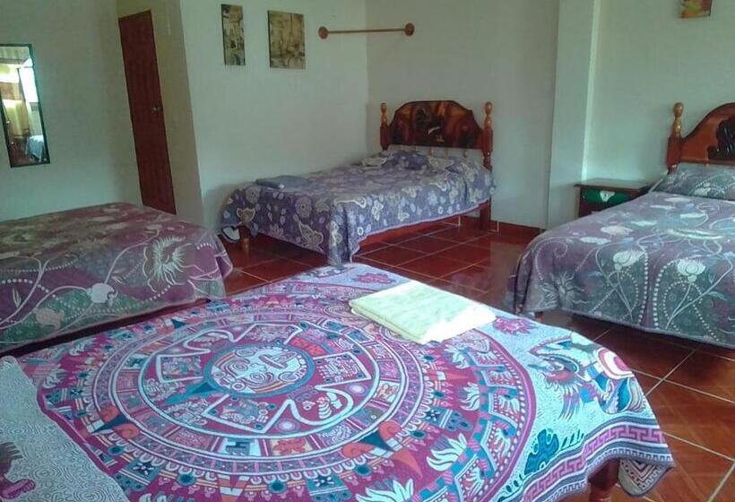 חדר לארבעה סטנדרטי עם מרפסת, Cuaupatanini