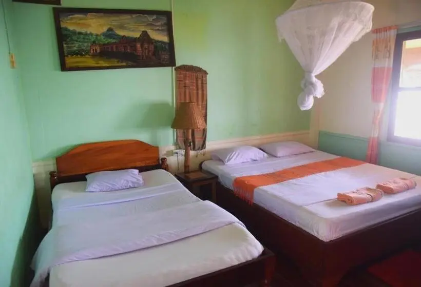 اتاق استاندارد سه نفره, Anouxa Riverview Guesthouse