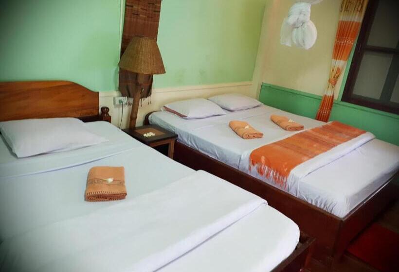 Standaard Driepersoonskamer, Anouxa Riverview Guesthouse