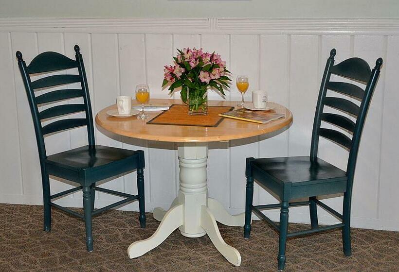 جناح بريميوم, Agate Beach Motel