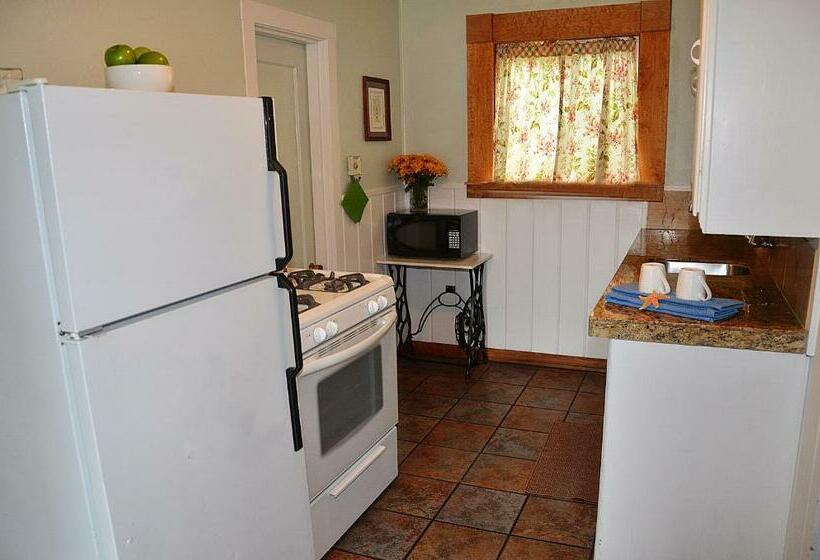 جناح بريميوم, Agate Beach Motel