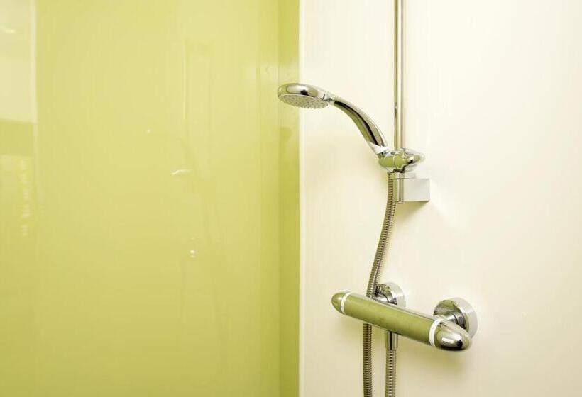 带共用卧室公用房间的床, Yha Manorbier