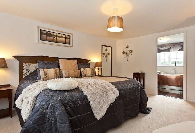 חדר דלוקס, Littlebeck Warren