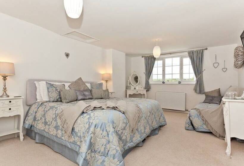 חדר סופריור, Littlebeck Warren