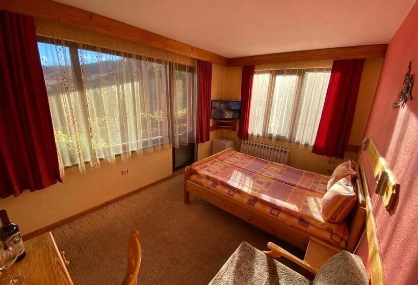 バルコニー付きスタンダードルーム, Family Hotel Savov