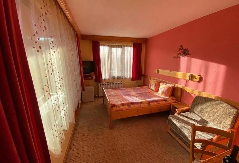 バルコニー付きスタンダードルーム, Family Hotel Savov