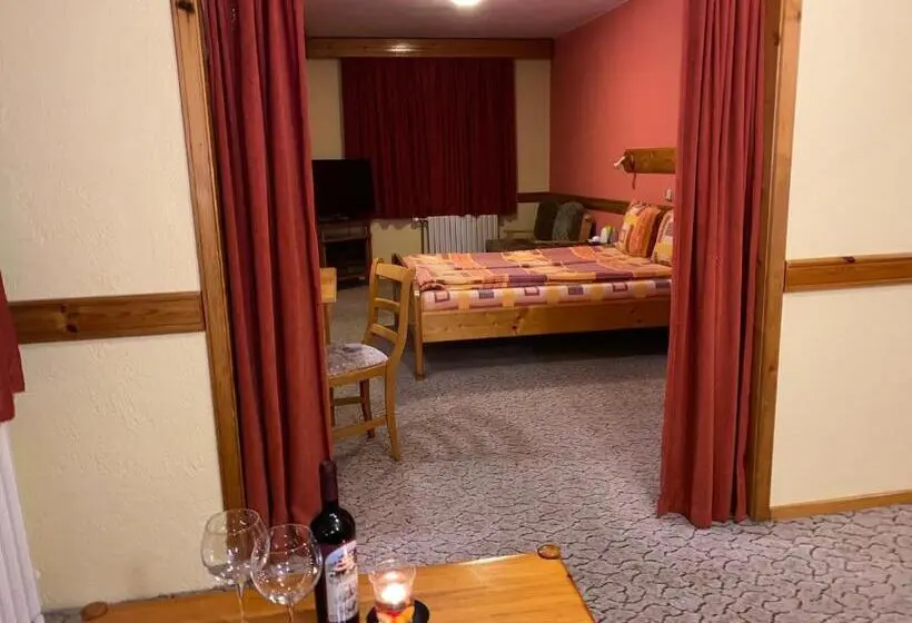 バルコニー付きジュニアスイート, Family Hotel Savov