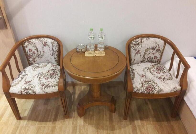 اتاق استاندارد با بالکن, Ngoc Thanh