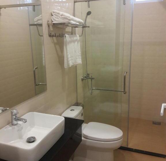 اتاق خانوادگی, Ngoc Thanh