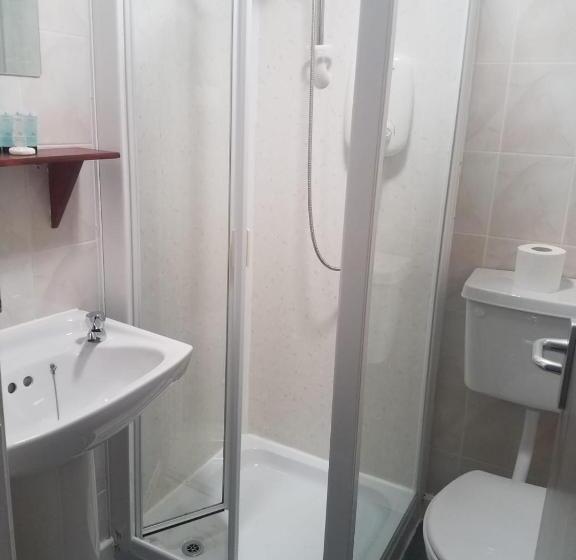 基本间, Craven Heifer