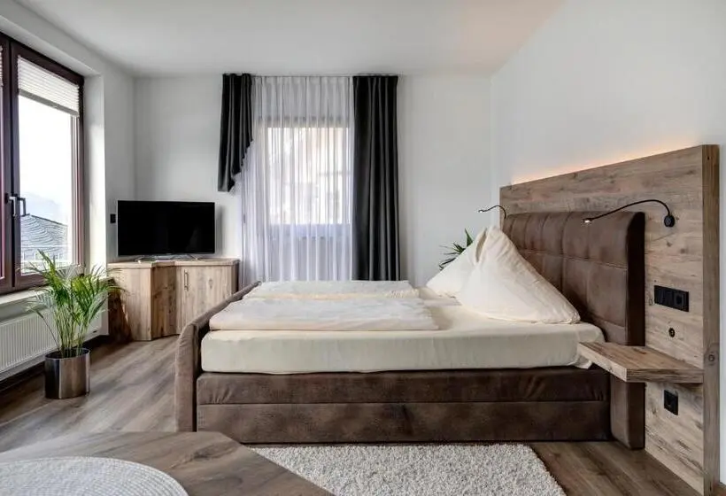 Deluxe room with river view, Garni Café Im Hamm