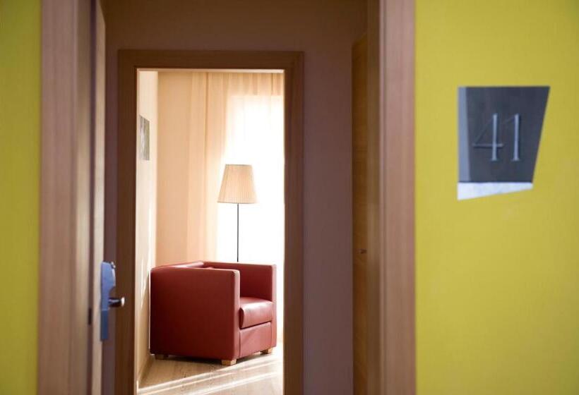 디럭스 룸 산전망, Ostaria Posta