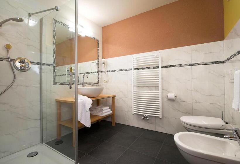 디럭스 룸 산전망, Ostaria Posta