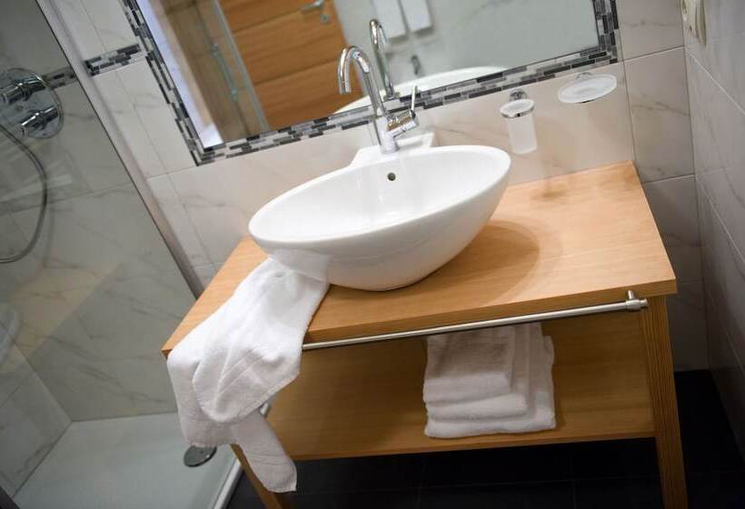 디럭스 룸 산전망, Ostaria Posta