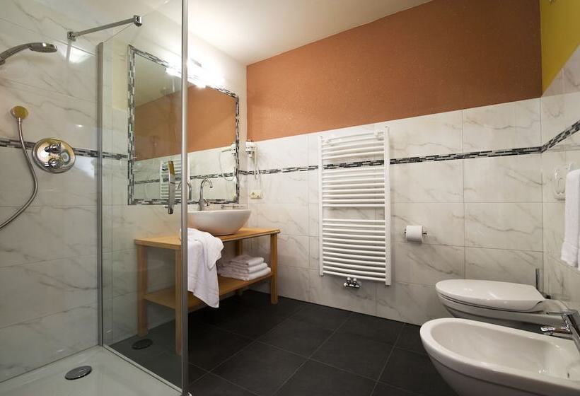 디럭스 룸 산전망, Ostaria Posta