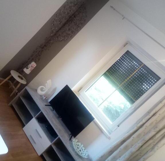 דירת חדר עם טרסה, Landhaus Tirol