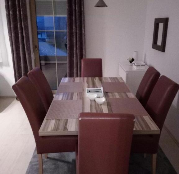 דירת שני חדרים עם מרפת, Landhaus Tirol