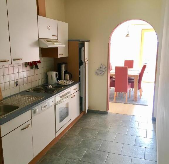 דירת שני חדרים עם מרפת, Landhaus Tirol