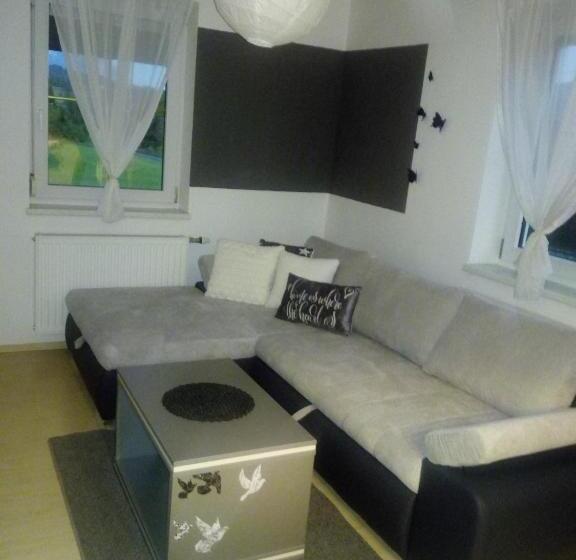 דירת שני חדרים עם מרפת, Landhaus Tirol