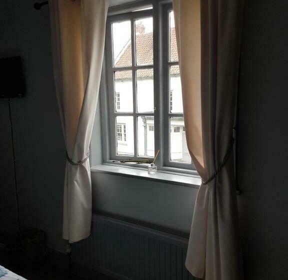 エコノミールーム, Jolly Sailor