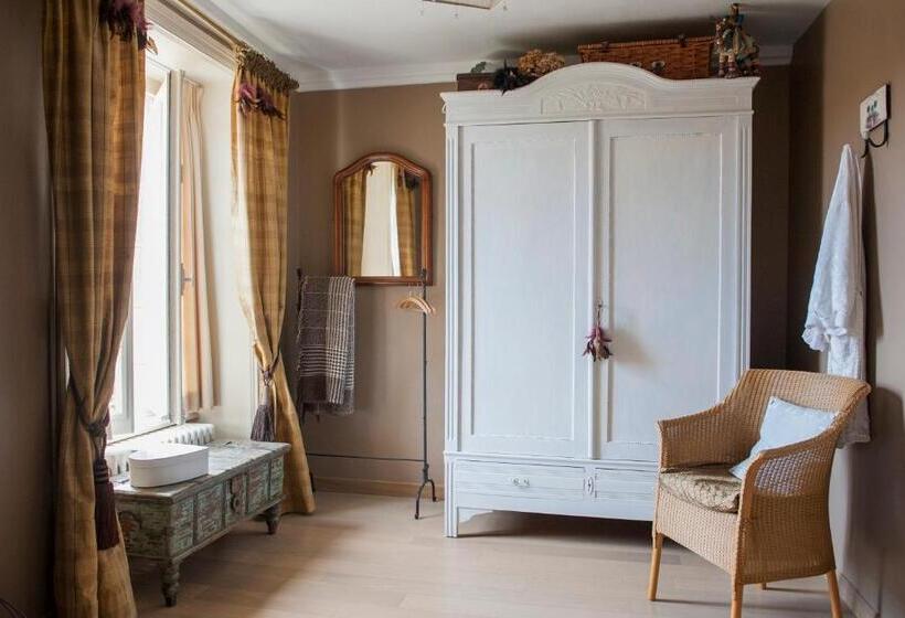 جناح عائلي, Chateau Le Colombier