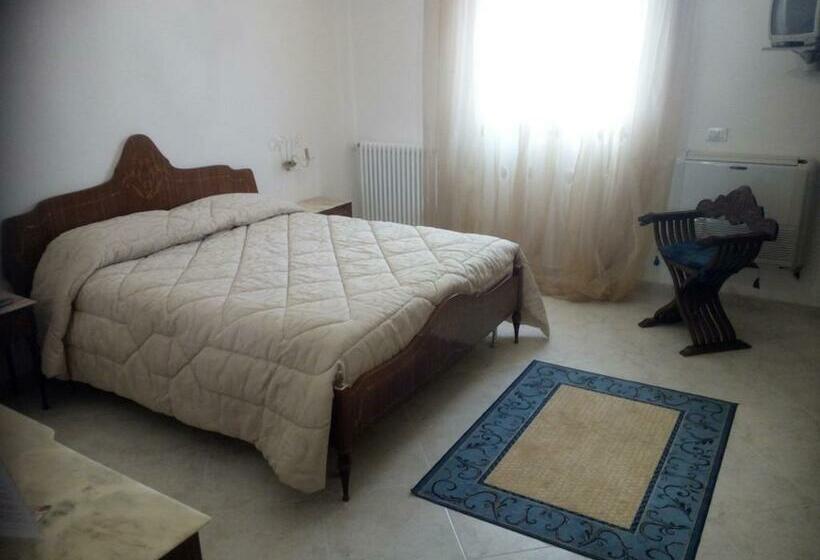 غرفة قياسية سرير كينج, Il Giardino Di Niu