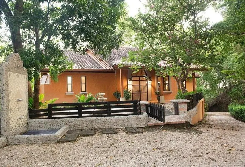 ３ベッドルームハウス, Hacienda Barrigona