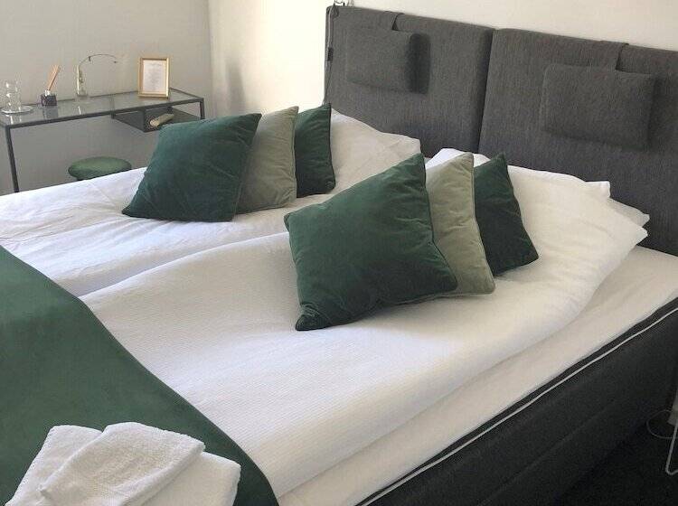 Номер Стандарт, L Taberg