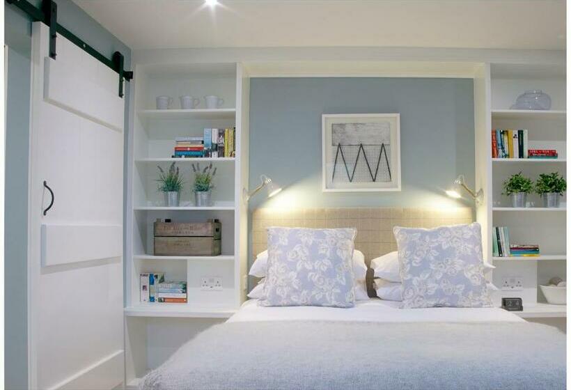 غرفة ديلوكس سرير كينج, The Three Hills