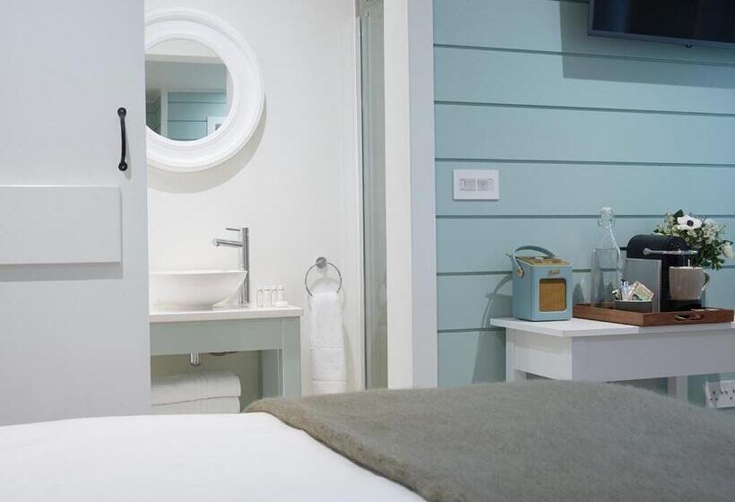 غرفة ديلوكس سرير كينج, The Three Hills