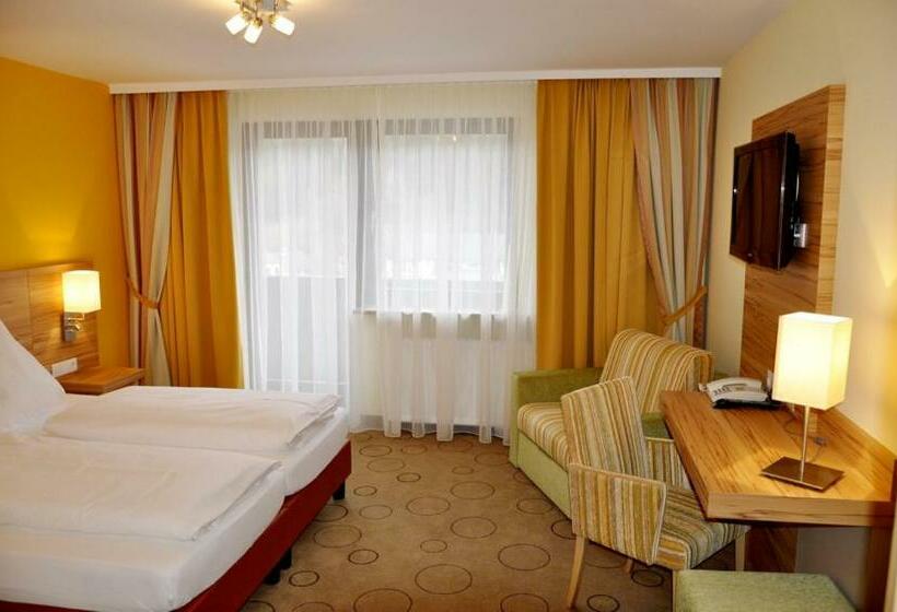 Номер Стандарт с Балконом, Gasthof Landhotel Hubmann