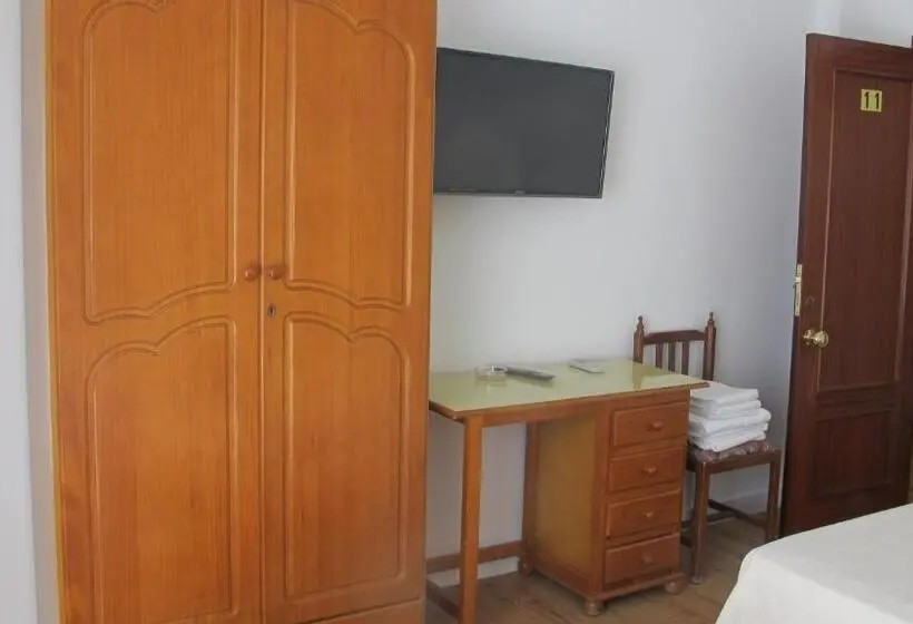 スタンダードトリプルルーム, Hostal Onteniente