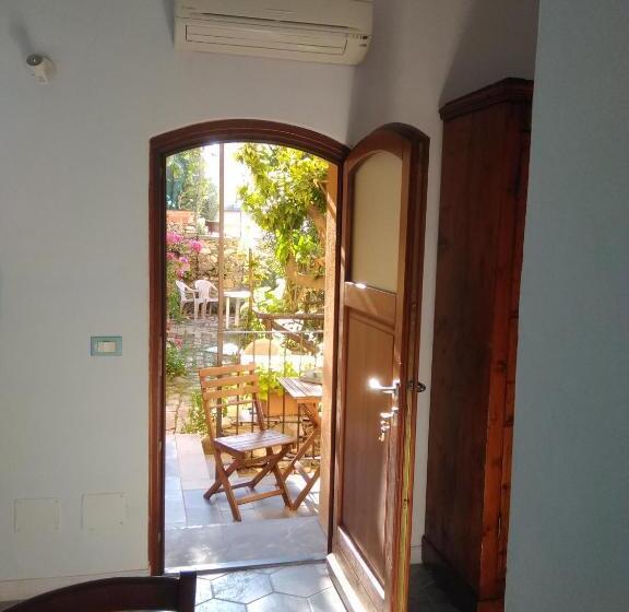 סטודיו סטנדרטי נוף לגינה, Sole Terra Mare