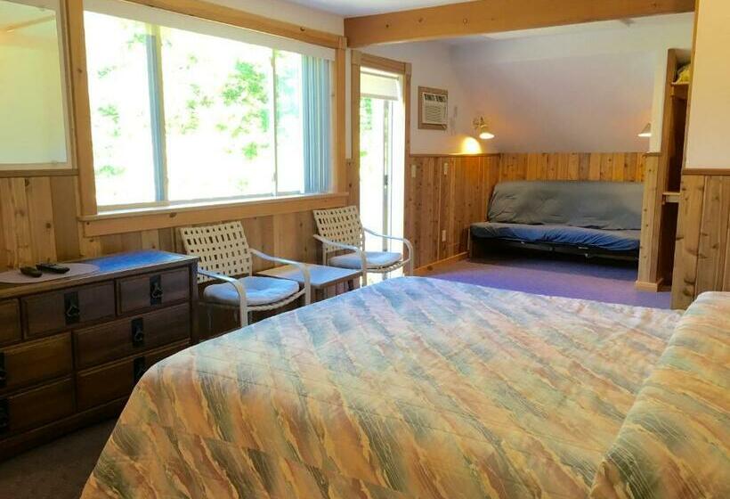 Семейный Номер, Slide Mountain Forest House