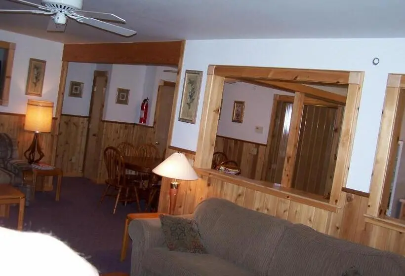 Huoneisto 2 Makuuhuonetta, Slide Mountain Forest House