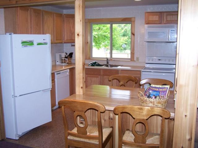 דירת שני חדרים, Slide Mountain Forest House