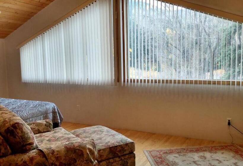 جناح ديلوكس مطل على الجبل, Shady Brook Inn Village/resort