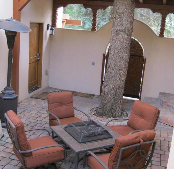 جناح ديلوكس مطل على الجبل, Shady Brook Inn Village/resort