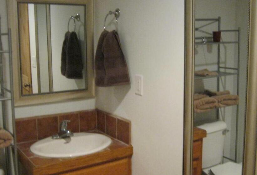 Люкс Повышенной Комфортности, Shady Brook Inn Village/resort