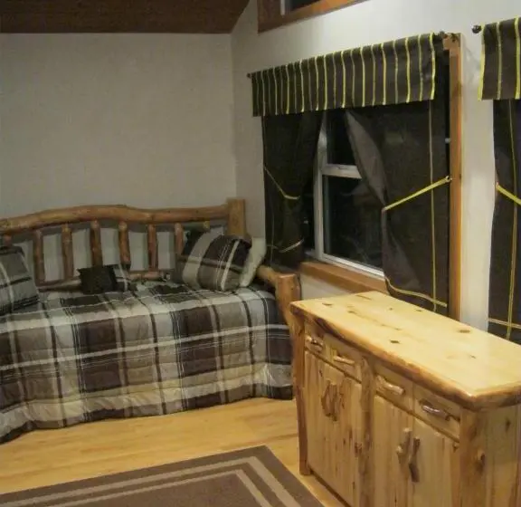 デラックススイート, Shady Brook Inn Village/resort