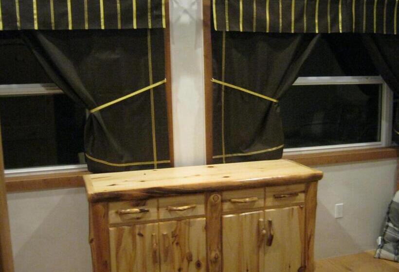 جناح ديلوكس, Shady Brook Inn Village/resort