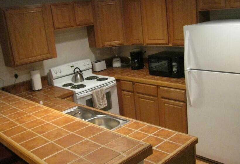 جناح ديلوكس, Shady Brook Inn Village/resort