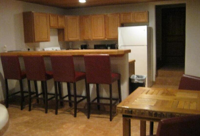 جناح ديلوكس, Shady Brook Inn Village/resort