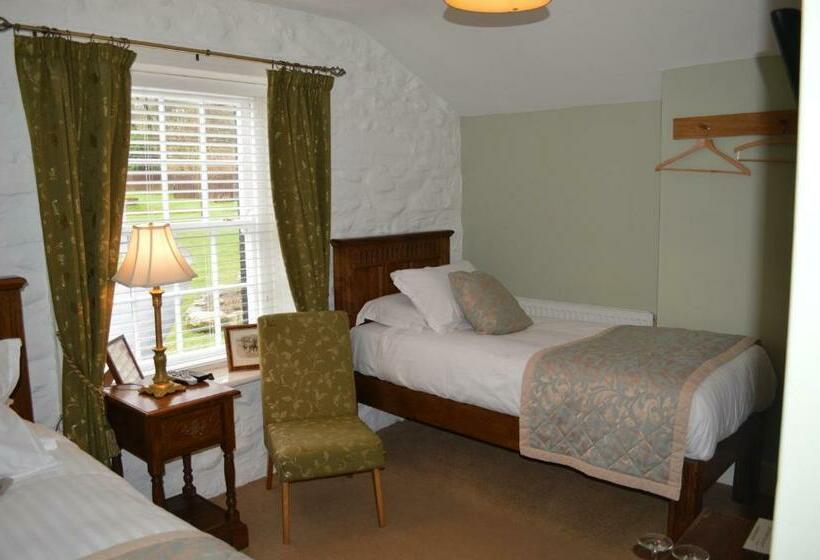 غرفة قياسية, Brigands Inn