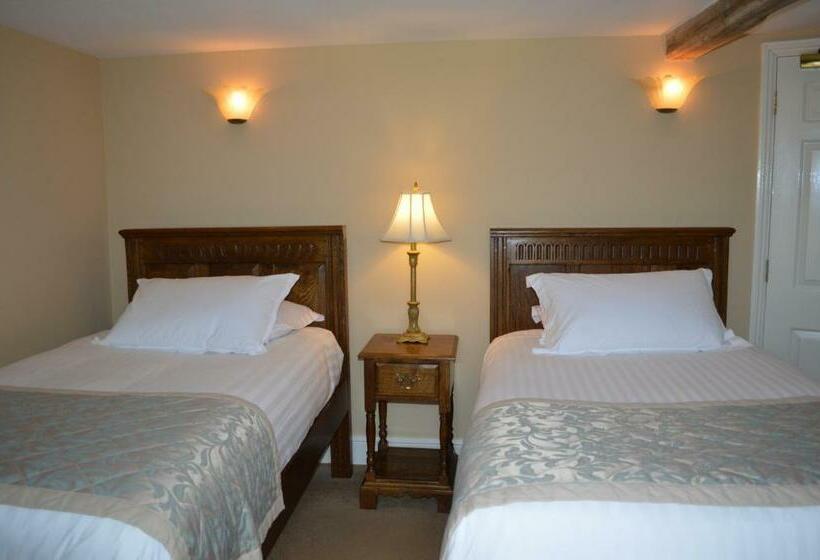 غرفة قياسية, Brigands Inn