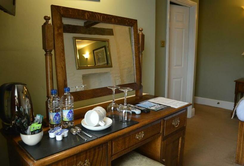 غرفة قياسية, Brigands Inn