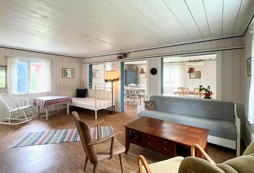 Talo 3 Makuuhuonetta, Stf Tivedstorp